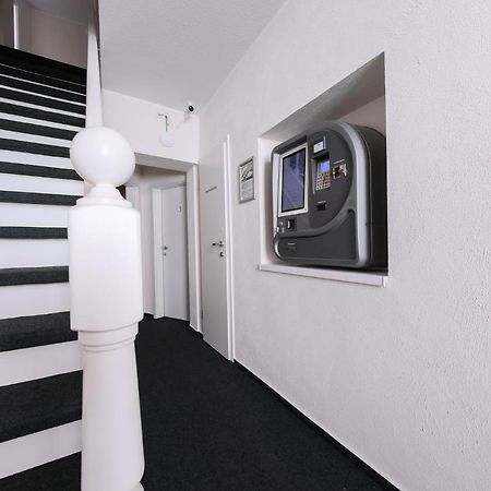 Hotel 24/7 Selfcheckin Schmiedestrasse Leer Exteriér fotografie